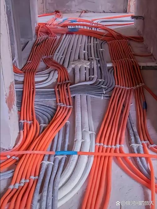 有没水电排线密集室内电工管路图片装修电线管子乱糟糟的水电安装电工